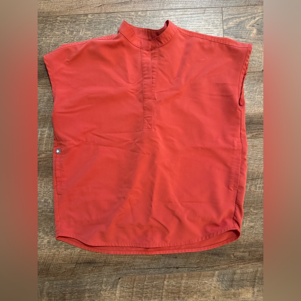Figs Rafaela Scrup Top - Color Clay